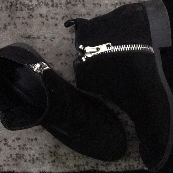 F21 faux suede ankle boots • sz 6 - Picture 2 of 3